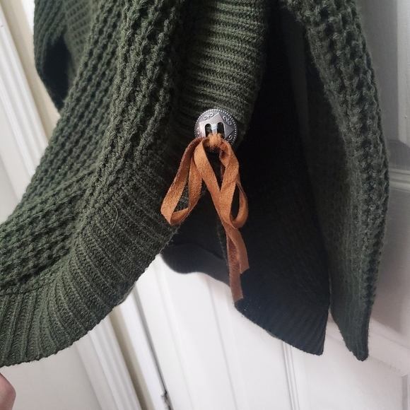 Waffle Knit Sweater - Olive Green - Picture 4 of 6